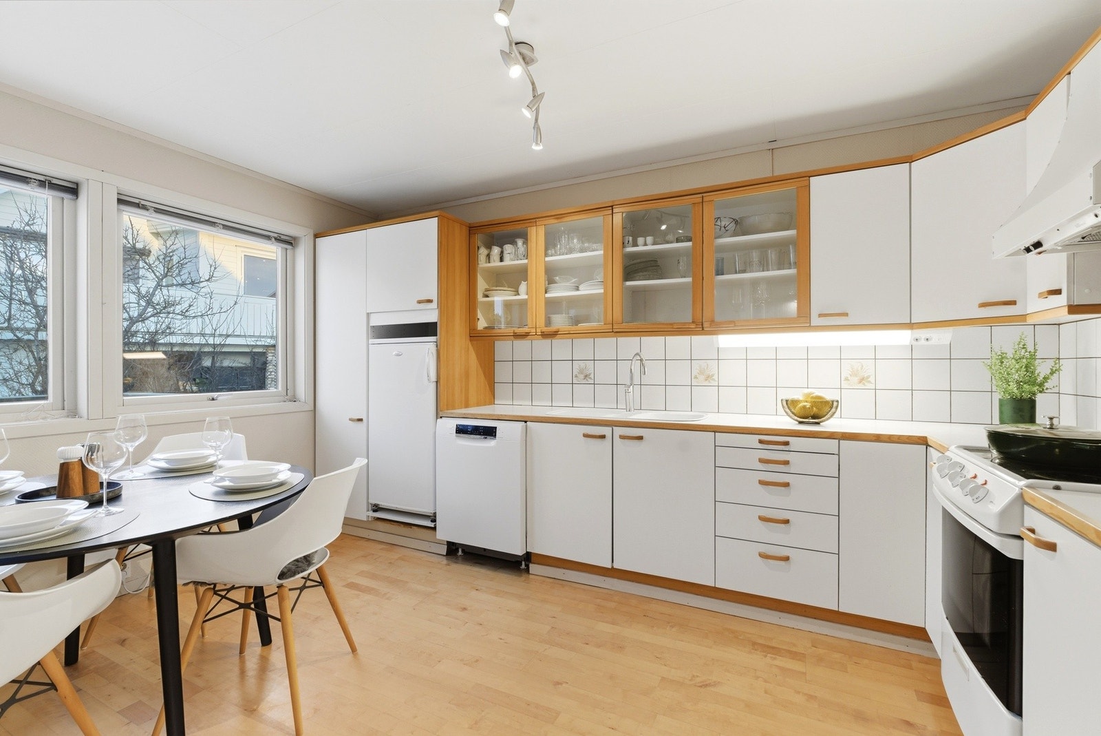 Her har man godt med skap- og oppbevaringsplass. I tillegg er det adkomst til bod Galleribilde