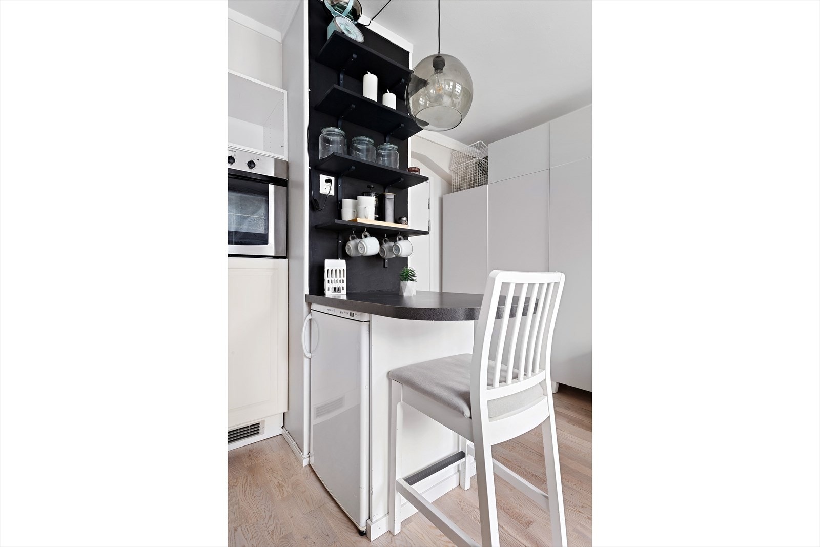 Smart løsning med spiseplass for 1-2 personer. Galleribilde