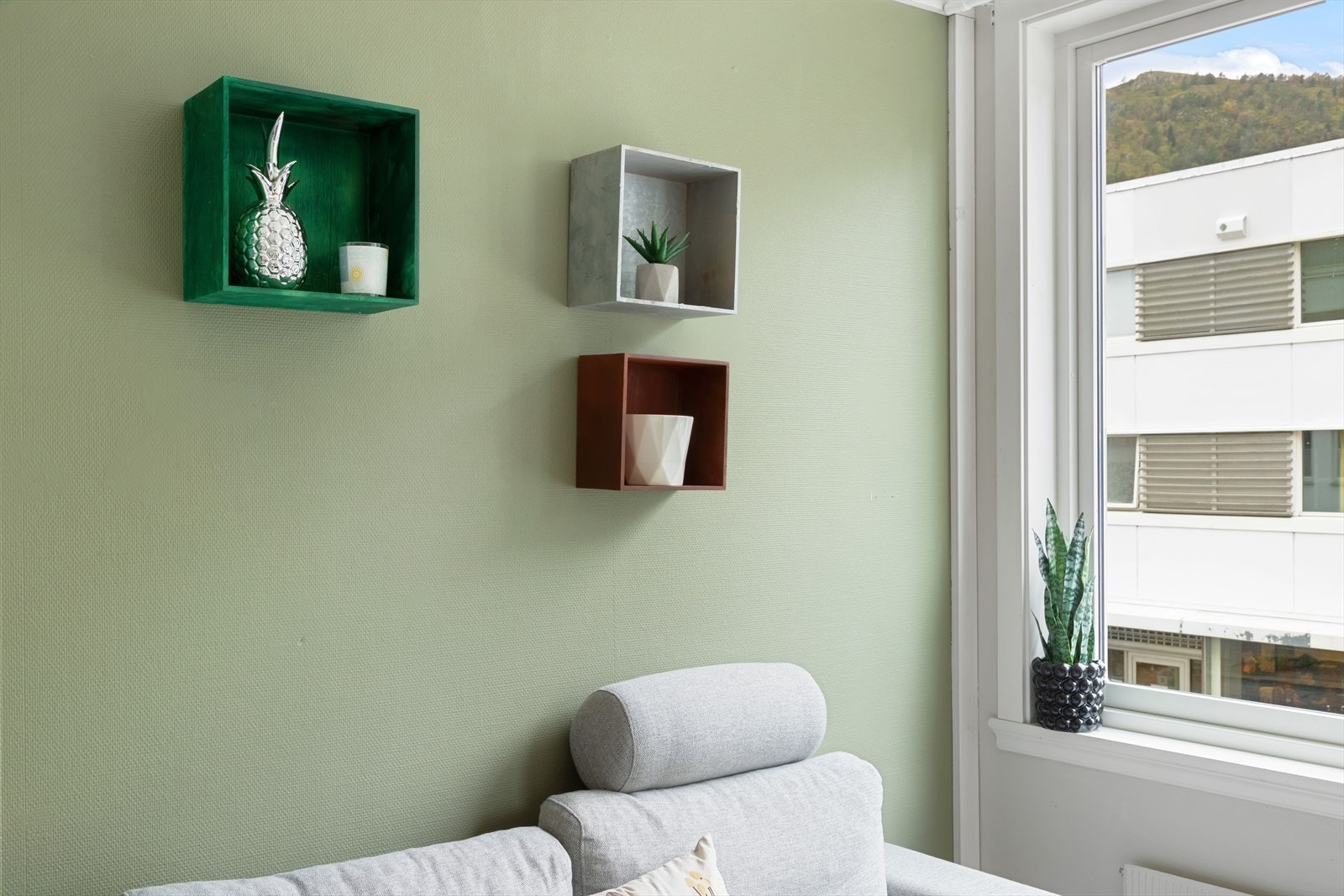 Leiligheten har en praktisk planløsning som gir plass til det nødvendige. Galleribilde