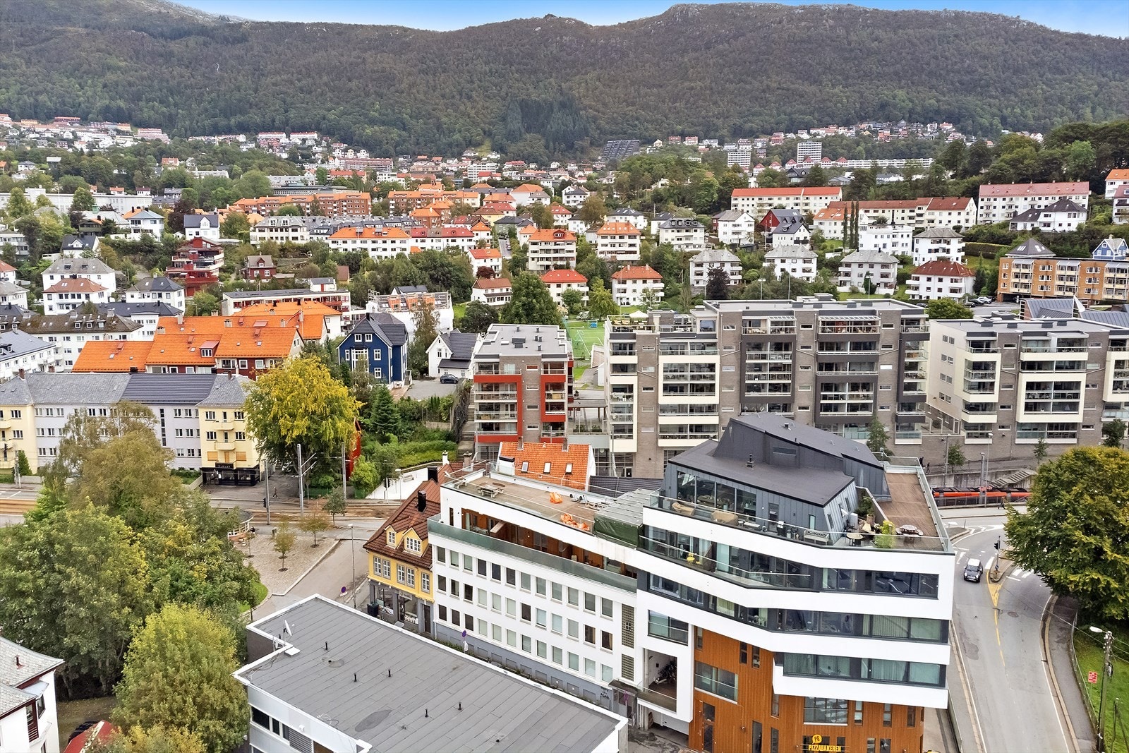 Leiligheten ligger sentralt og fint til på Minde/Wergeland, med kort gangavstand til de fleste fasiliteter og servicetilbud. Galleribilde