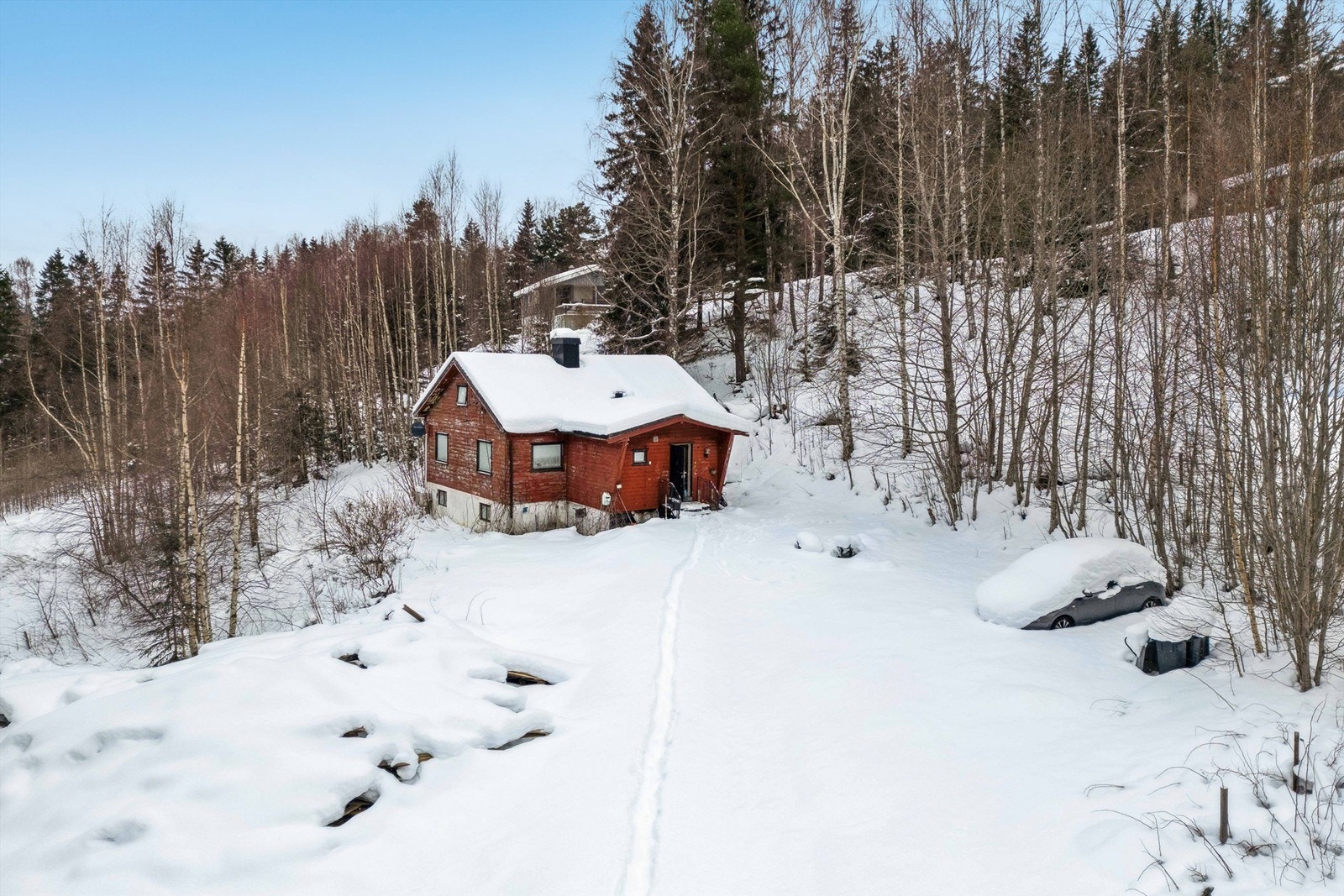 Bebyggelsen på eiendommen er kondemnabel. Galleribilde