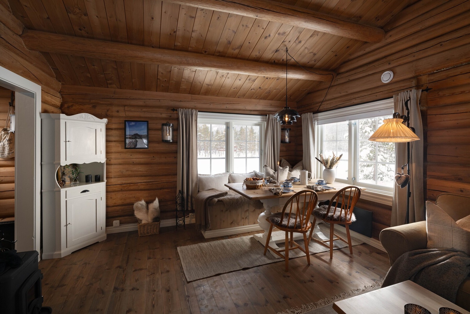 Stua har plass til både sofakrok og spisestue. Galleribilde