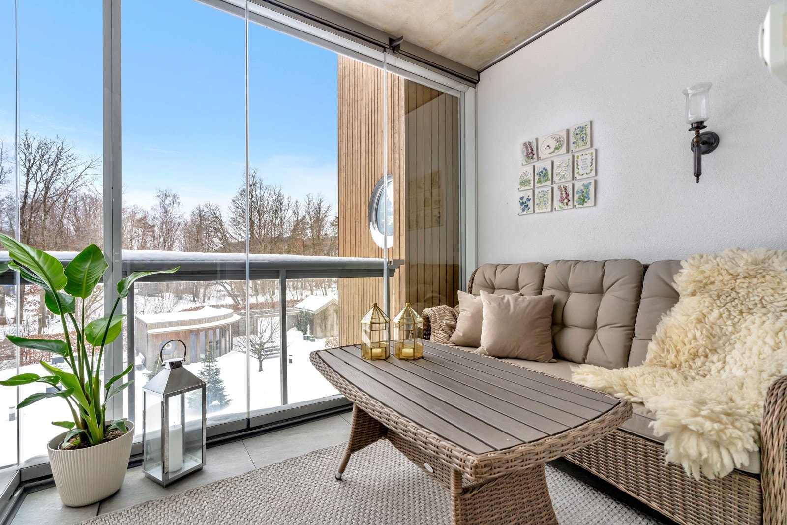Sydvestvendt vinterhage med skyvbare vinduer. Galleribilde