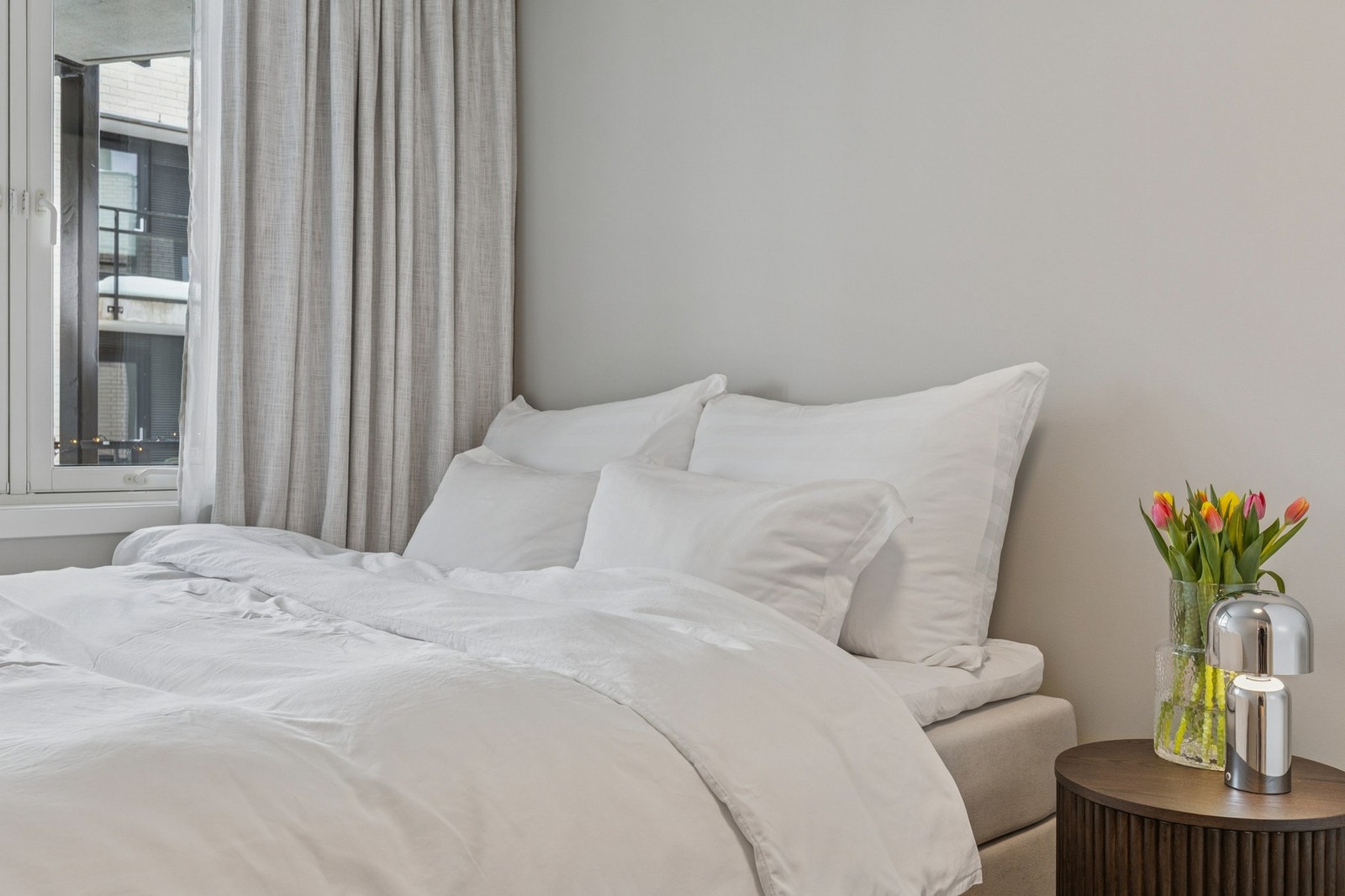 Her får du et personlig fristed med en behagelig atmosfære og en følelse av ro som gjør det lett å senke tempoet. Galleribilde