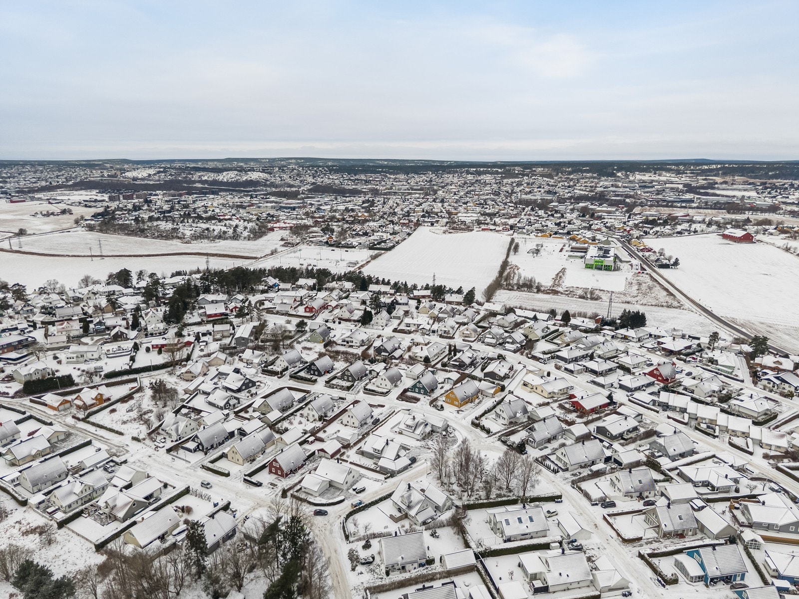 Eiendommen ligger i et område med nærhet til skog og mark, med gode turmuligheter. Galleribilde