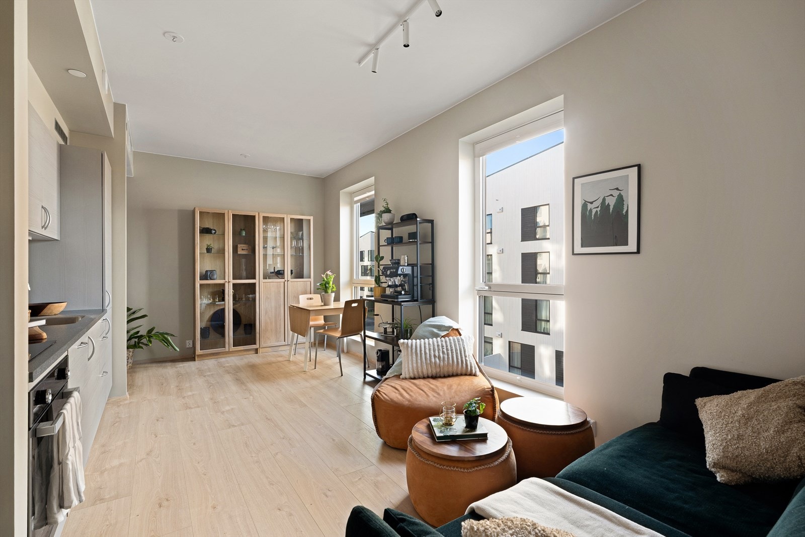 Leiligheten er gjennomgående lys og trivelig Galleribilde