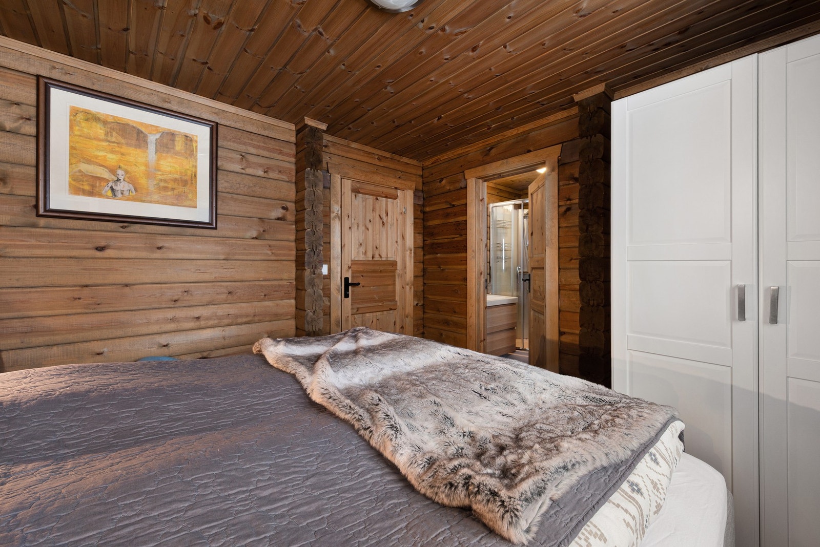 Rommet har tilgang på et eget bad. Galleribilde