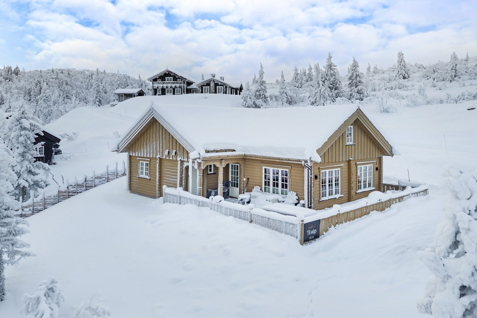 Hytta har en fin beliggenhet med ca 20 min til Veggli sentrum. Galleribilde