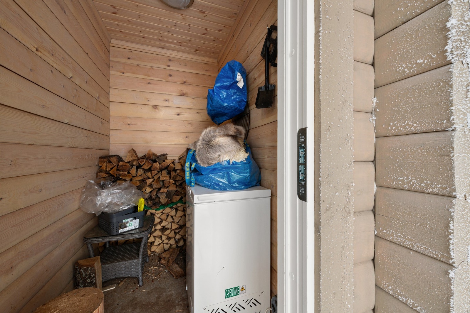 Utvendig bod. Galleribilde