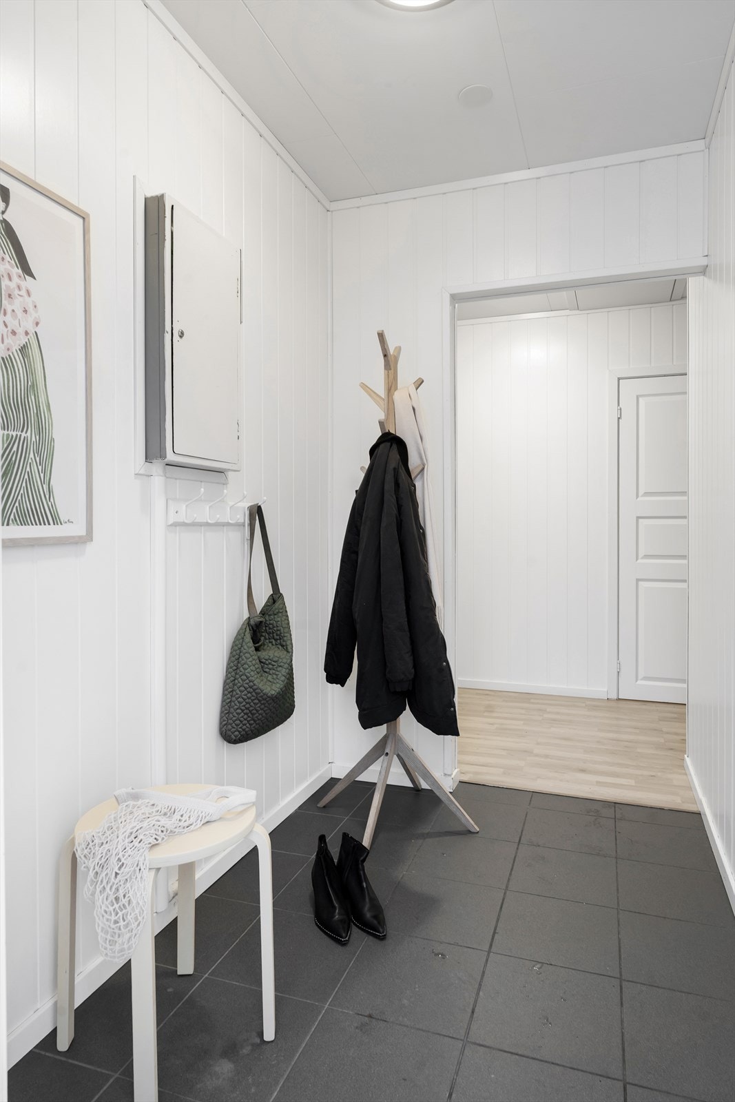 Flislagt entré med gulvvarme. Galleribilde