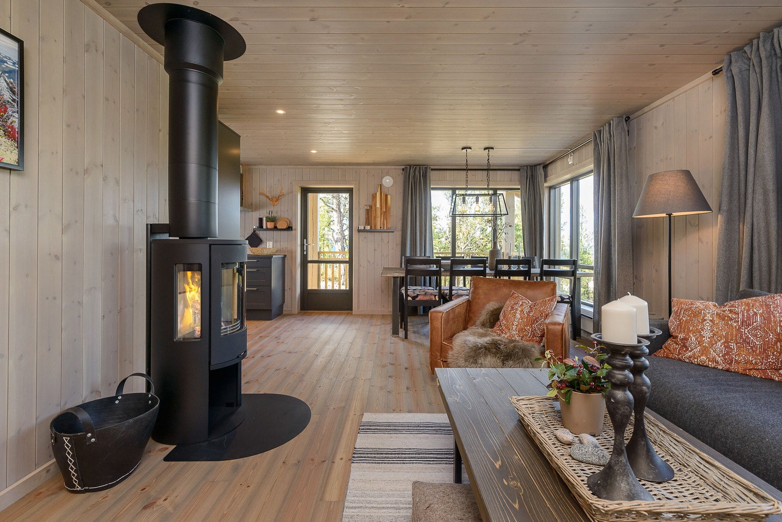 Interiørbilde fra en annen Snøhetta hytte Galleribilde