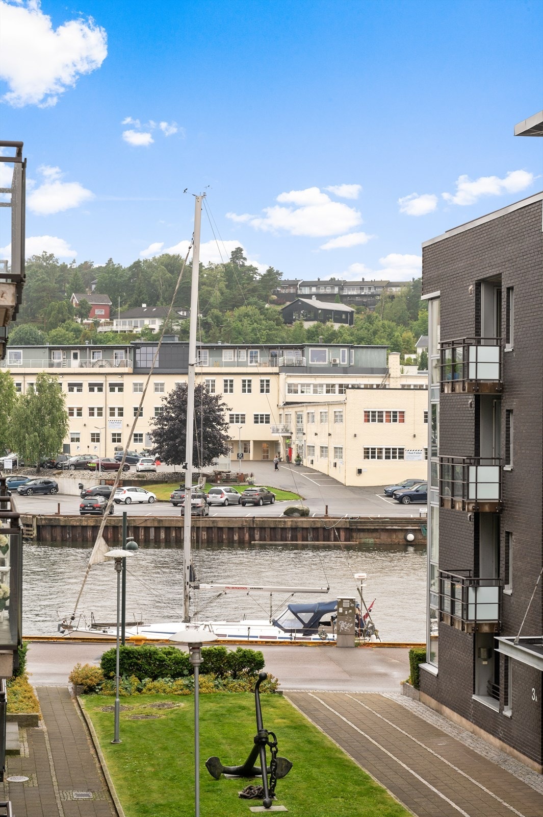 Utsikt fra balkongen mot elven! Galleribilde