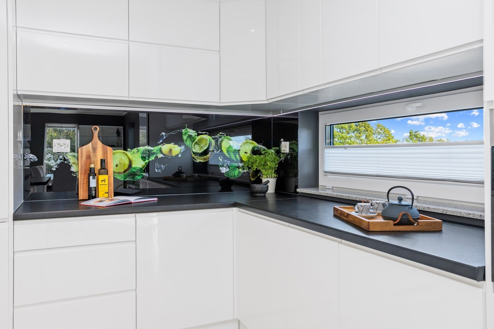 Gjennomført kjøkkendetalj Galleribilde