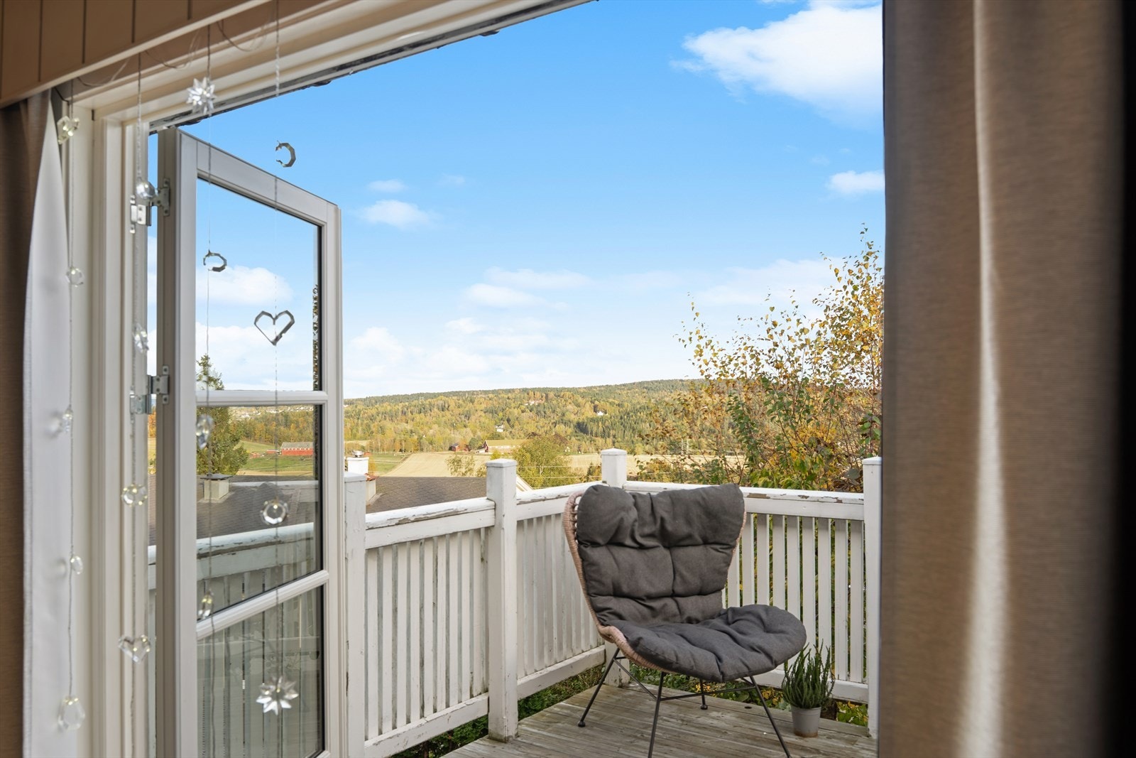 Nydelig utsikt fra boligen! Galleribilde