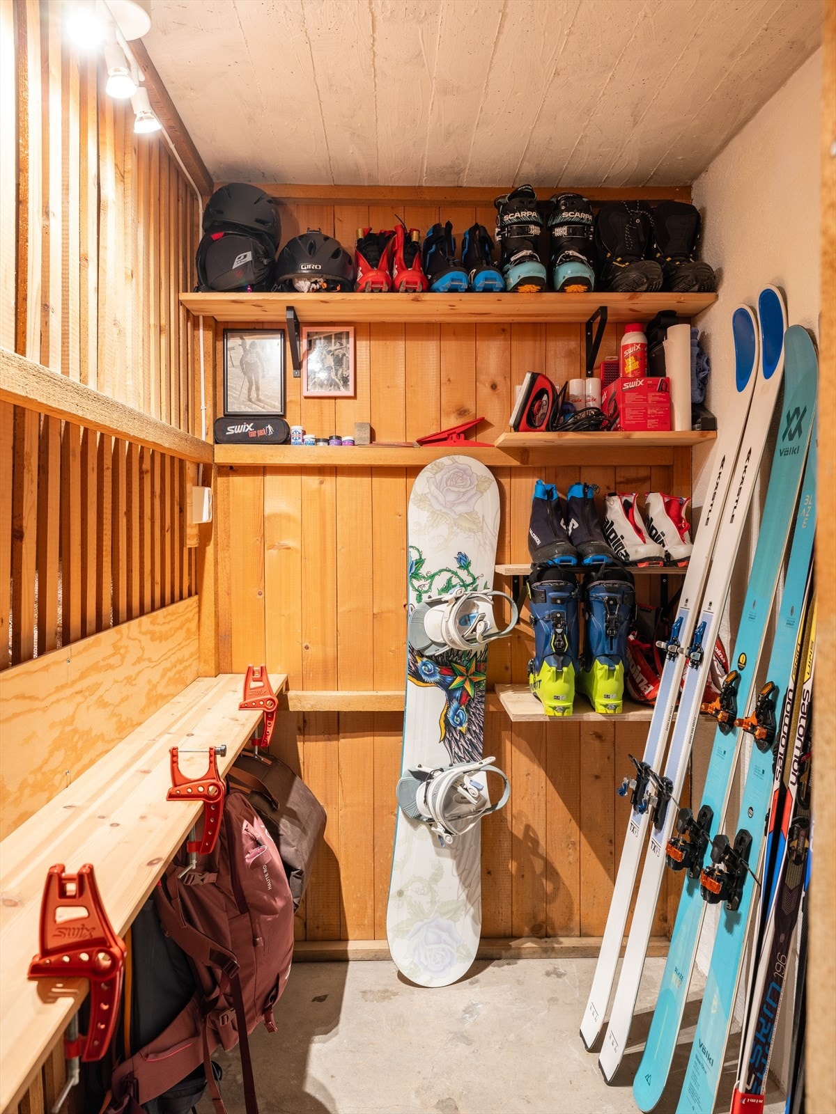 Bodene har til sammen 17m² gulvareal, hvor 2 ligger i kjeller og 1 på loft. Galleribilde