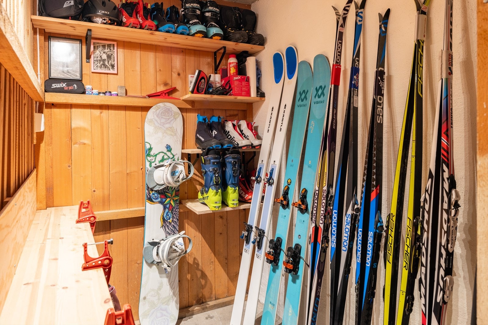 En av de 3 bodene er i dag innredet som smørebod. Galleribilde