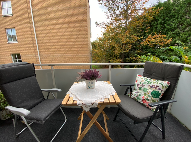 Selgers eget bilde: Balkong på sommerstid Galleribilde