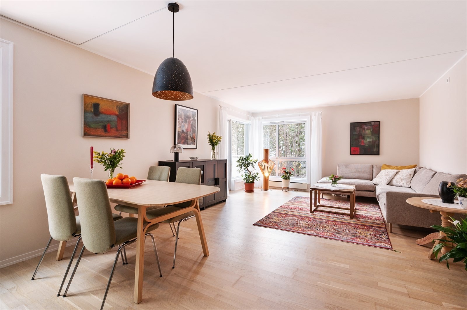 Velkommen til Hekkveien 10C - Presentert av Joakim Hjelm og Emil Jacobsen v/Nordvik bolig. Foto: Peter Futo. Galleribilde