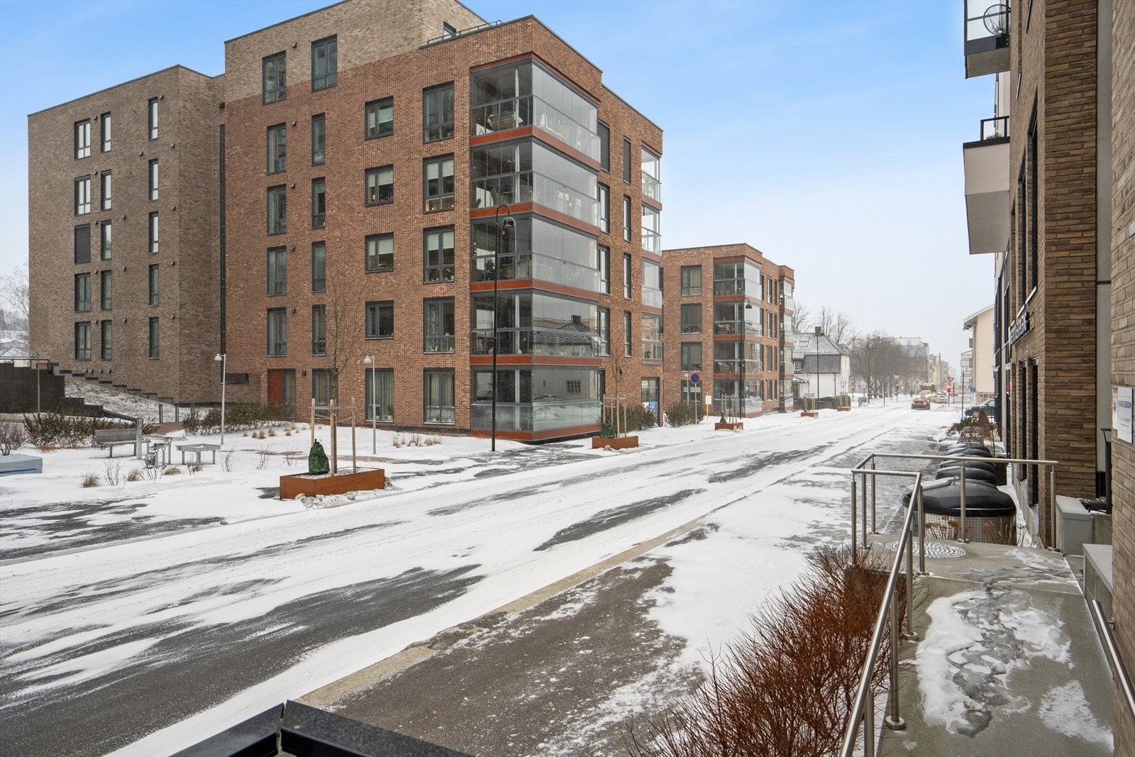 Her bor du med alle byens fasiliteter rett utenfor døren - butikker, kaféer, restauranter, kulturtilbud og servicetjenester er bare et steinkast unna Galleribilde