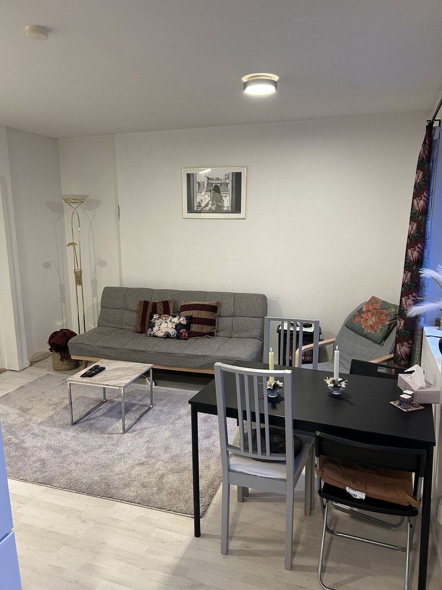 Mulighet for både sofa og spisebord Galleribilde