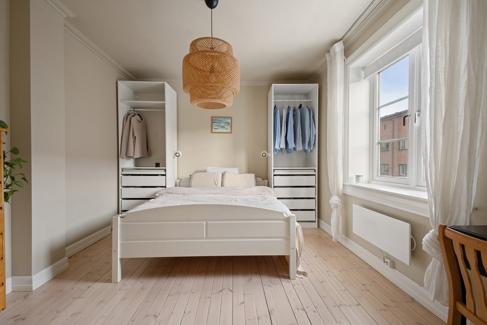 Soverom er ett behagelig og fleksibelt rom som enkelt kan tilpasses ulike behov. Galleribilde