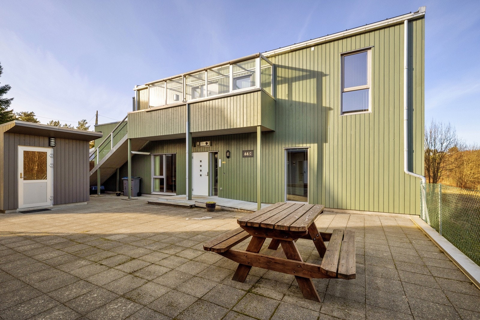 Stor leilighet på 117 m2, 3 soverom, 2 bad / wc og 2 store parkeringsplasser. Galleribilde