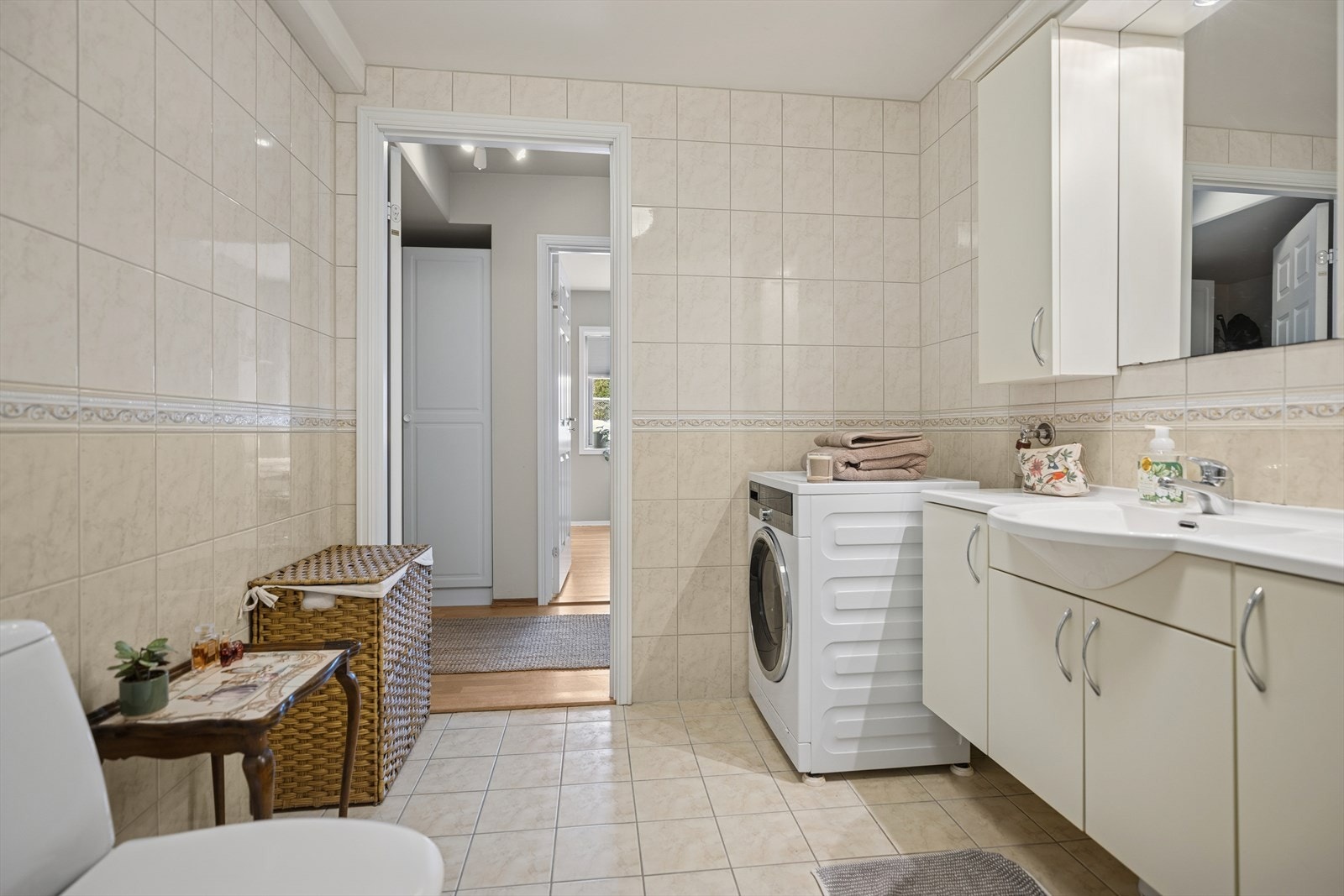 Her er det god plass til vaskemaskin Galleribilde