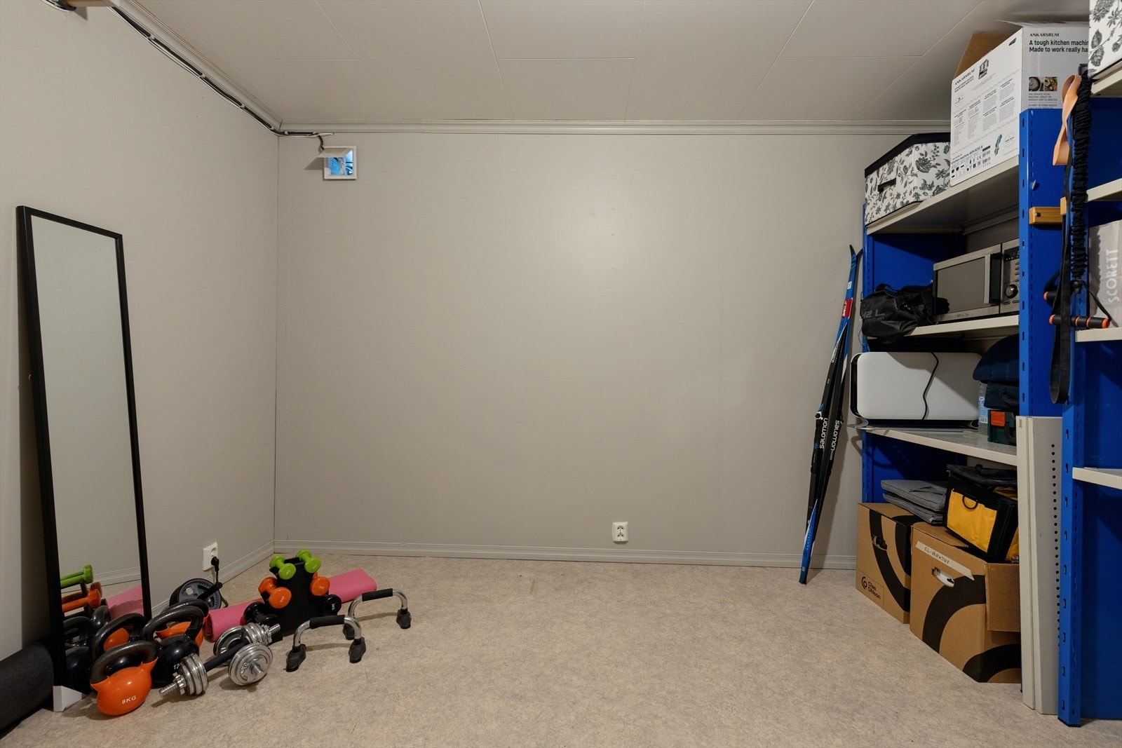 Romslig bod med muligheter til å innrede etter behov. Galleribilde