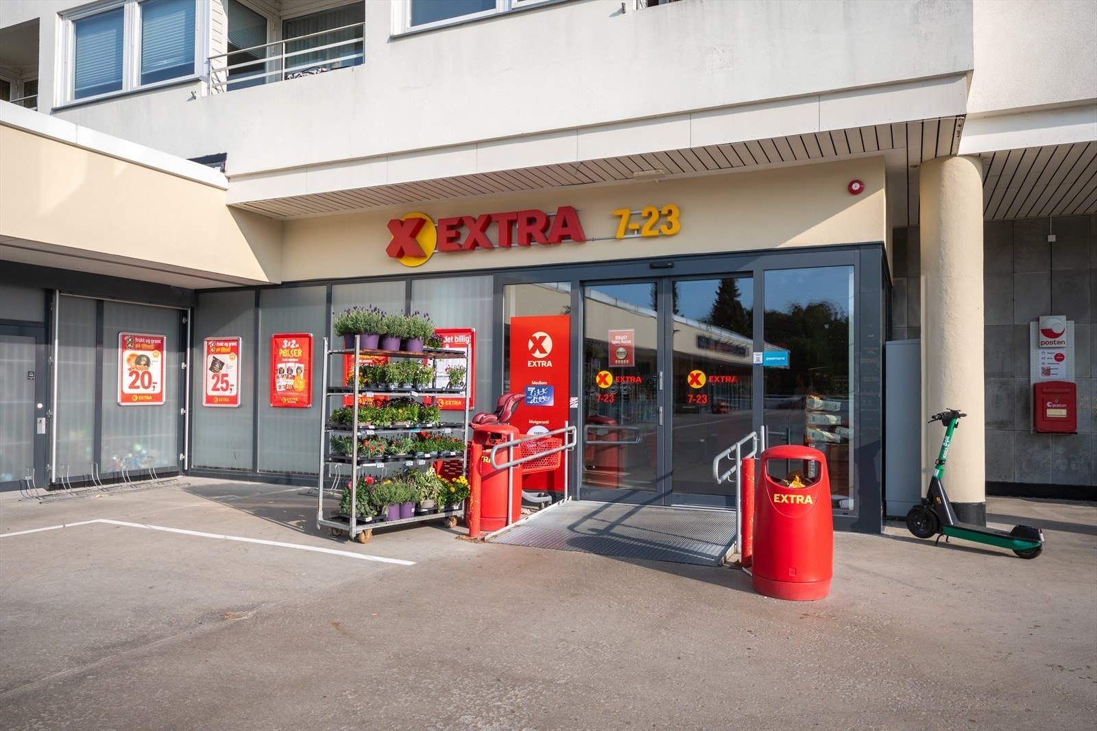- Noe få minutter gange fra leiligheten finner du Coop Extra - Galleribilde