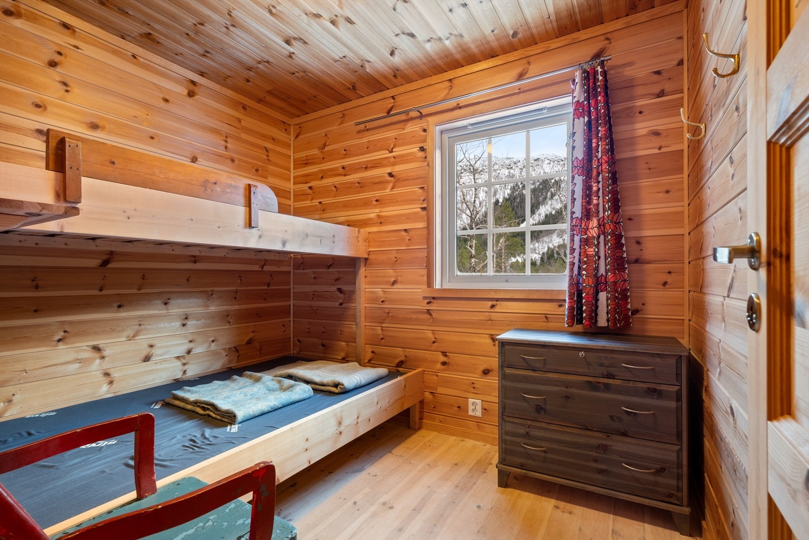 2 gode soverom i hovedetasjen. Galleribilde