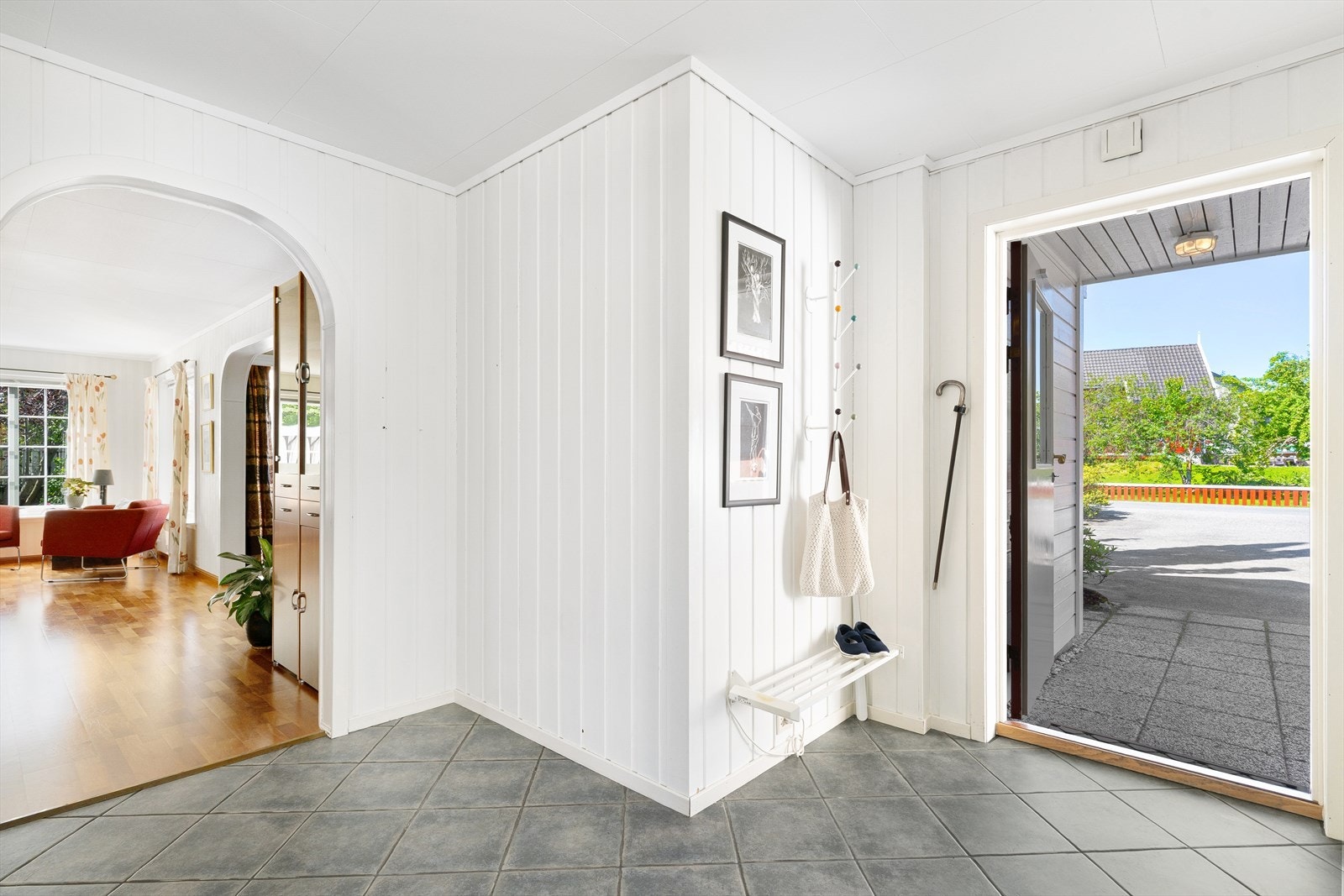 Vindfanget og inngangsdøren. Galleribilde