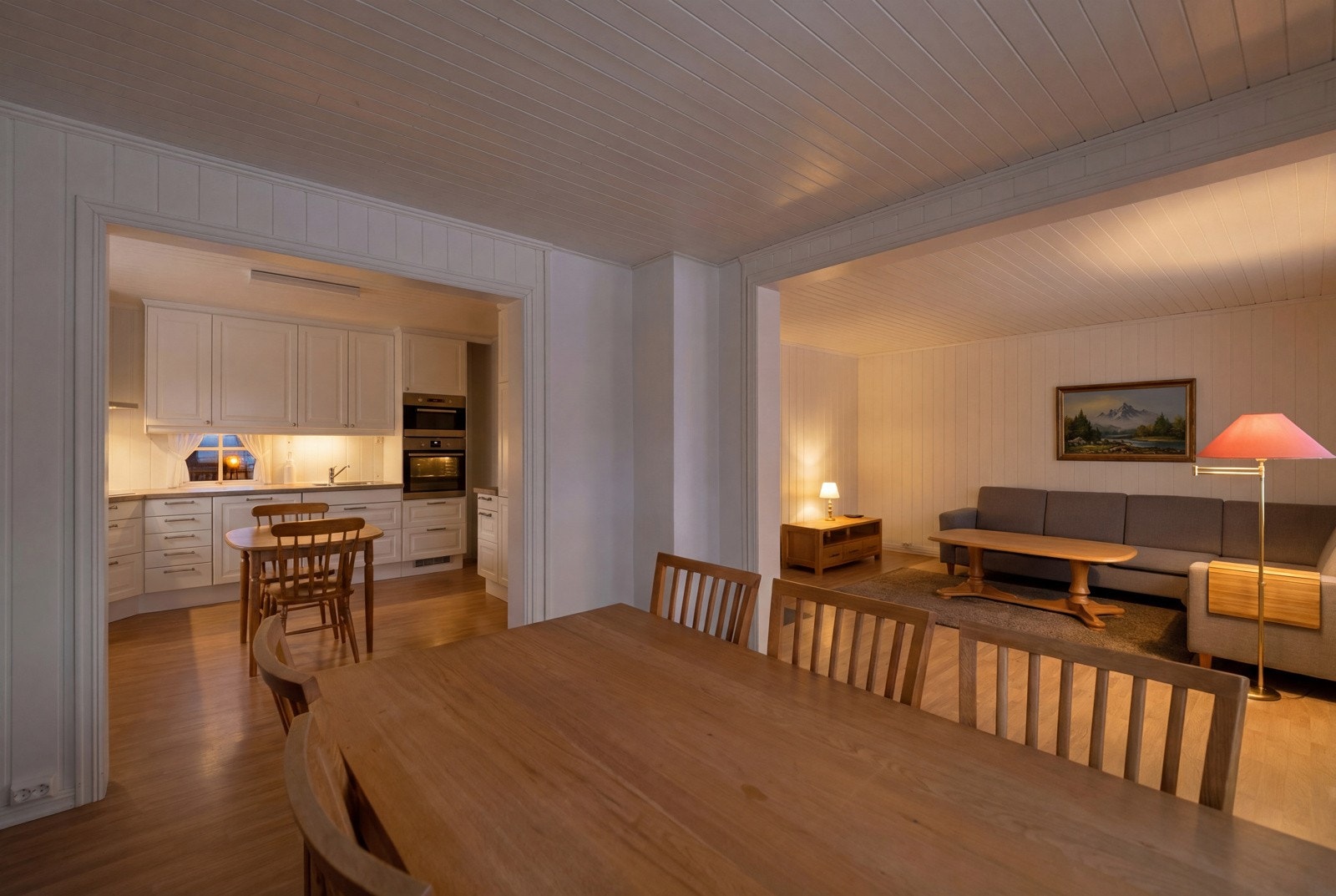 Kveldsstemning i Ringstubben 24 Galleribilde