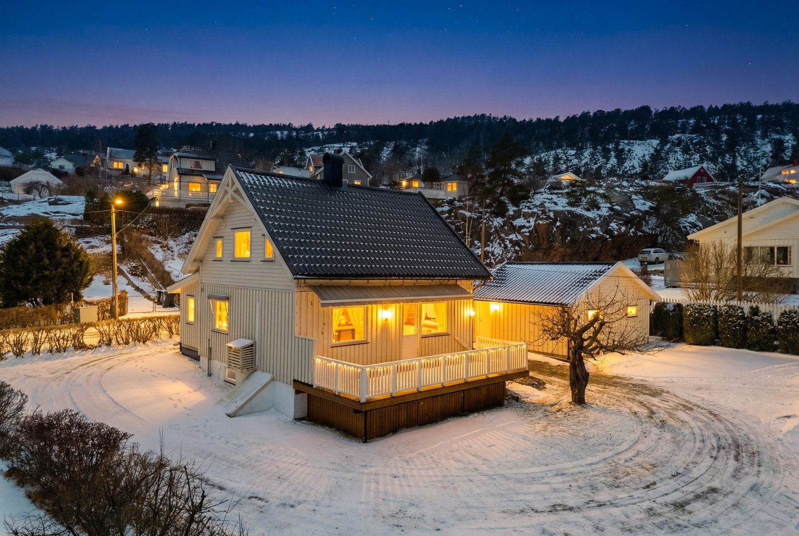 En velholdt enebolig med stor tomt beliggende i et barnevennlig og etablert boligområde på Tofte Galleribilde