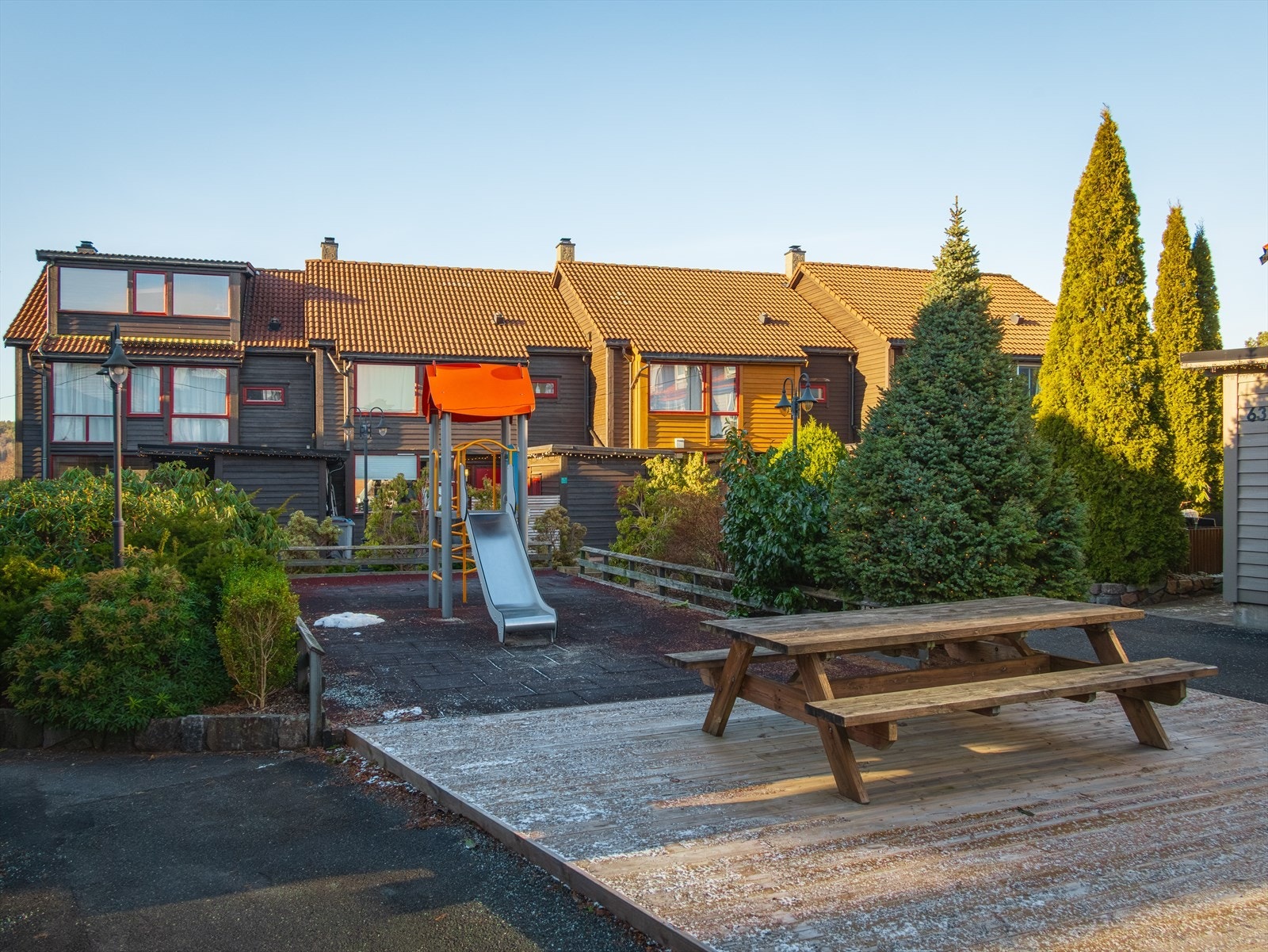 Her bor man tilbaketrukket og skjermet, samtidig som man har kort vei til det meste av service- og kollektivtilbud. Galleribilde