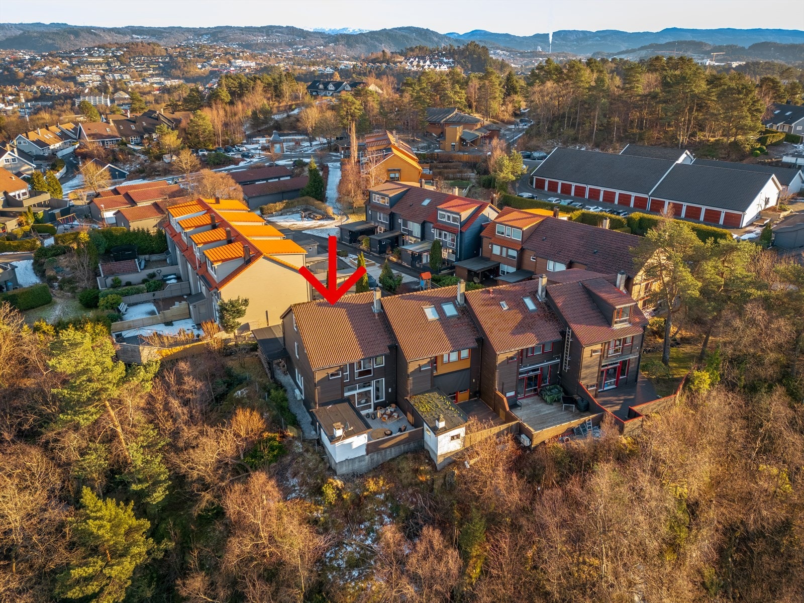 Usjenert og fin endebeliggenhet i feltet. Galleribilde