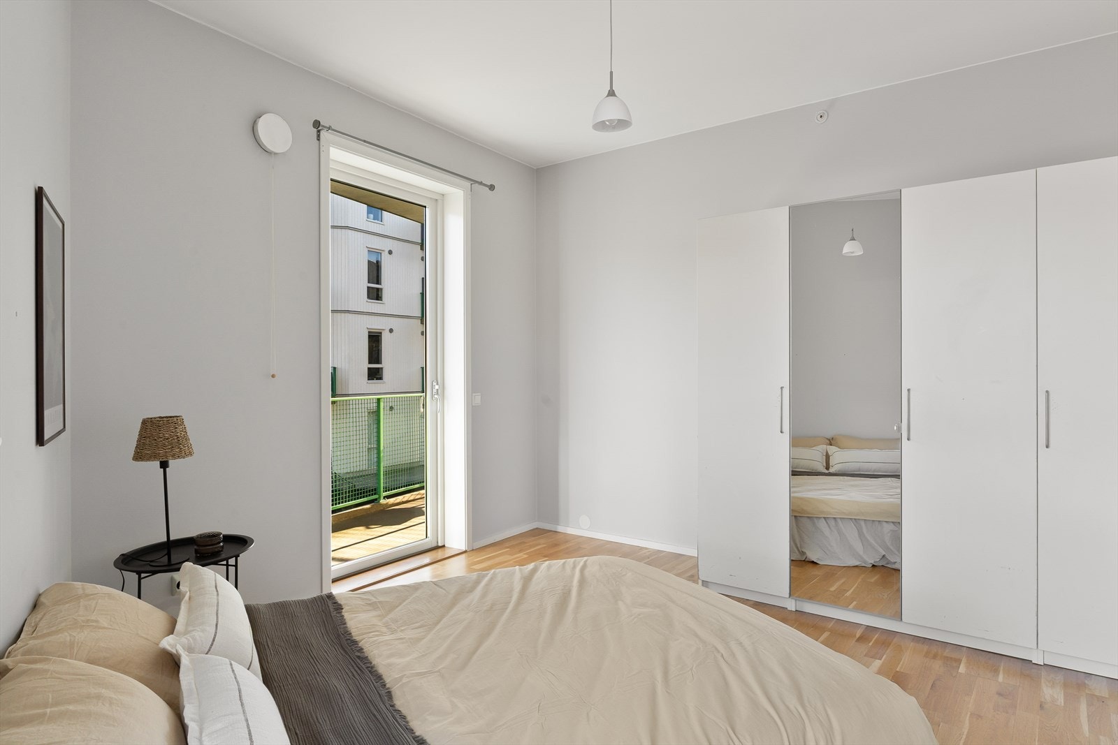 Fra hovedsoverommet er det dør ut til balkong. Galleribilde