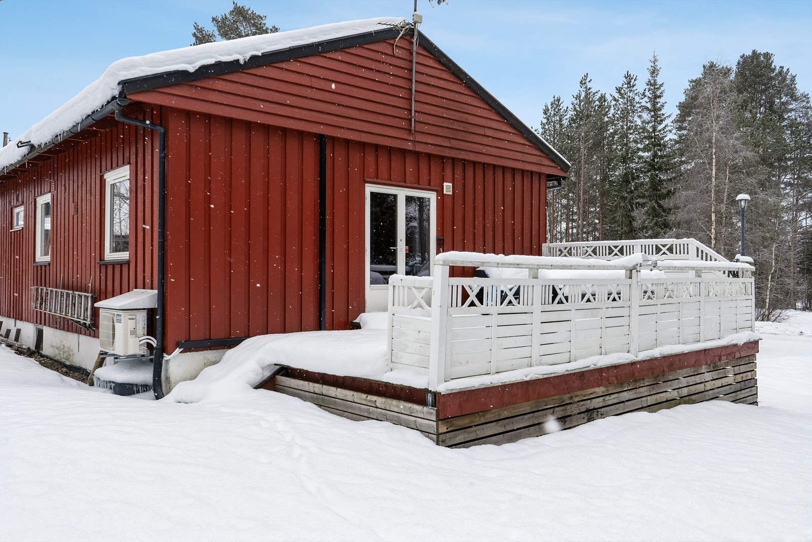 Enebolig med en stor, vestvendt terrasse på ca. 18 m². Galleribilde