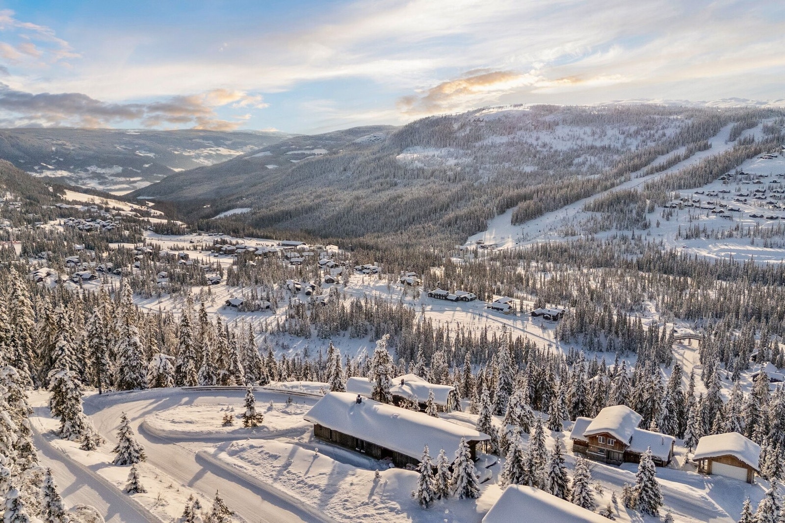 Fra hytta sklir man rett inn i et variert og fantastisk nett av langrennsløyper. Galleribilde