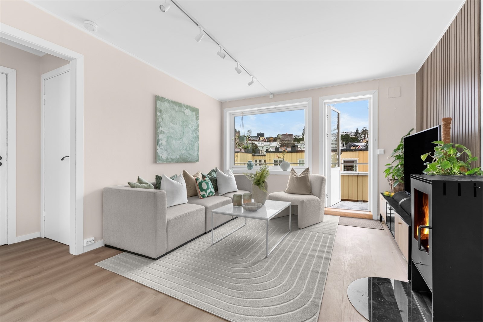 Det elektriske anlegget ble oppgradert sommeren 2024 med nytt sikringsskap og nye ledninger. Galleribilde