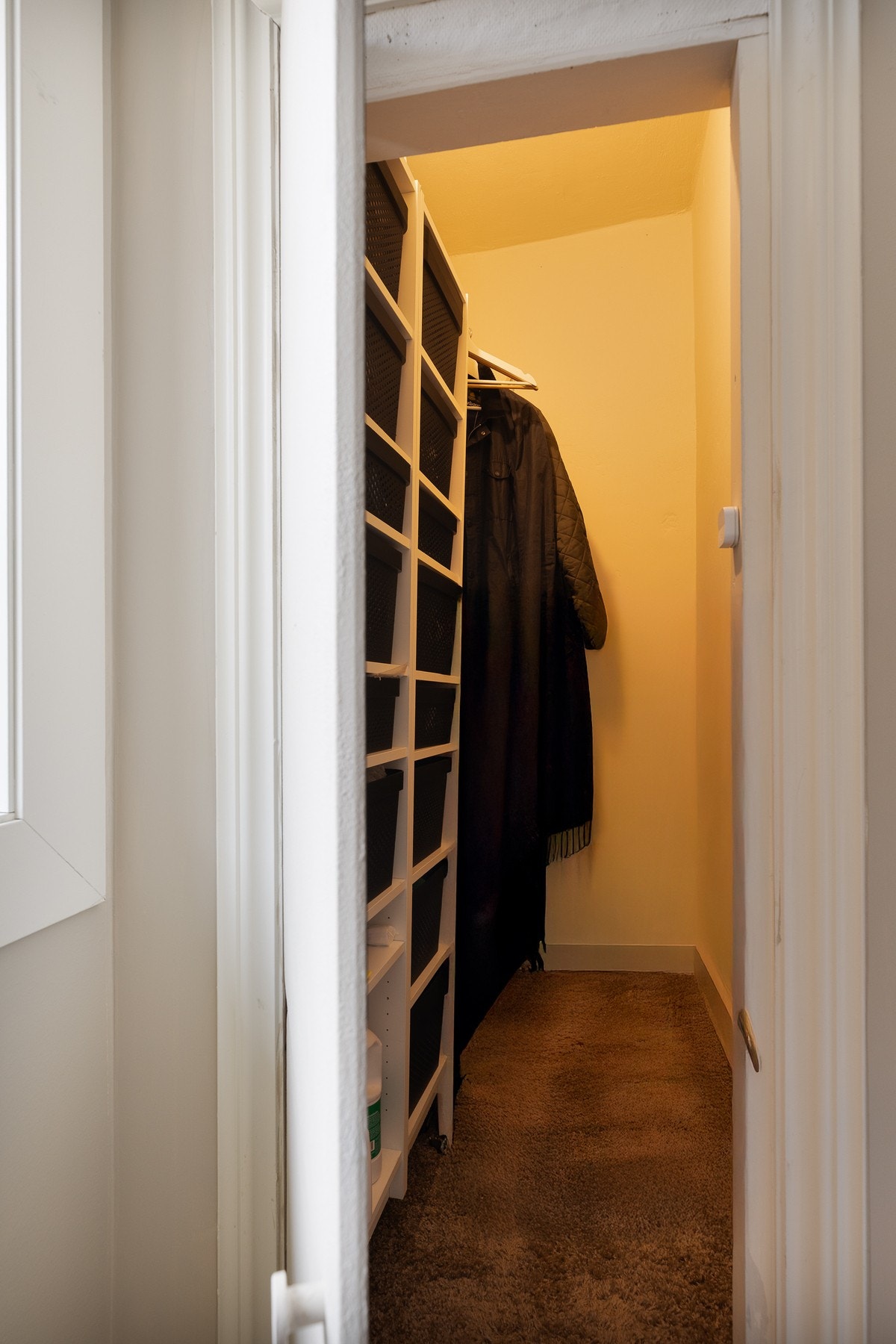 I kottet er det rikelig med lagringsplass. Galleribilde