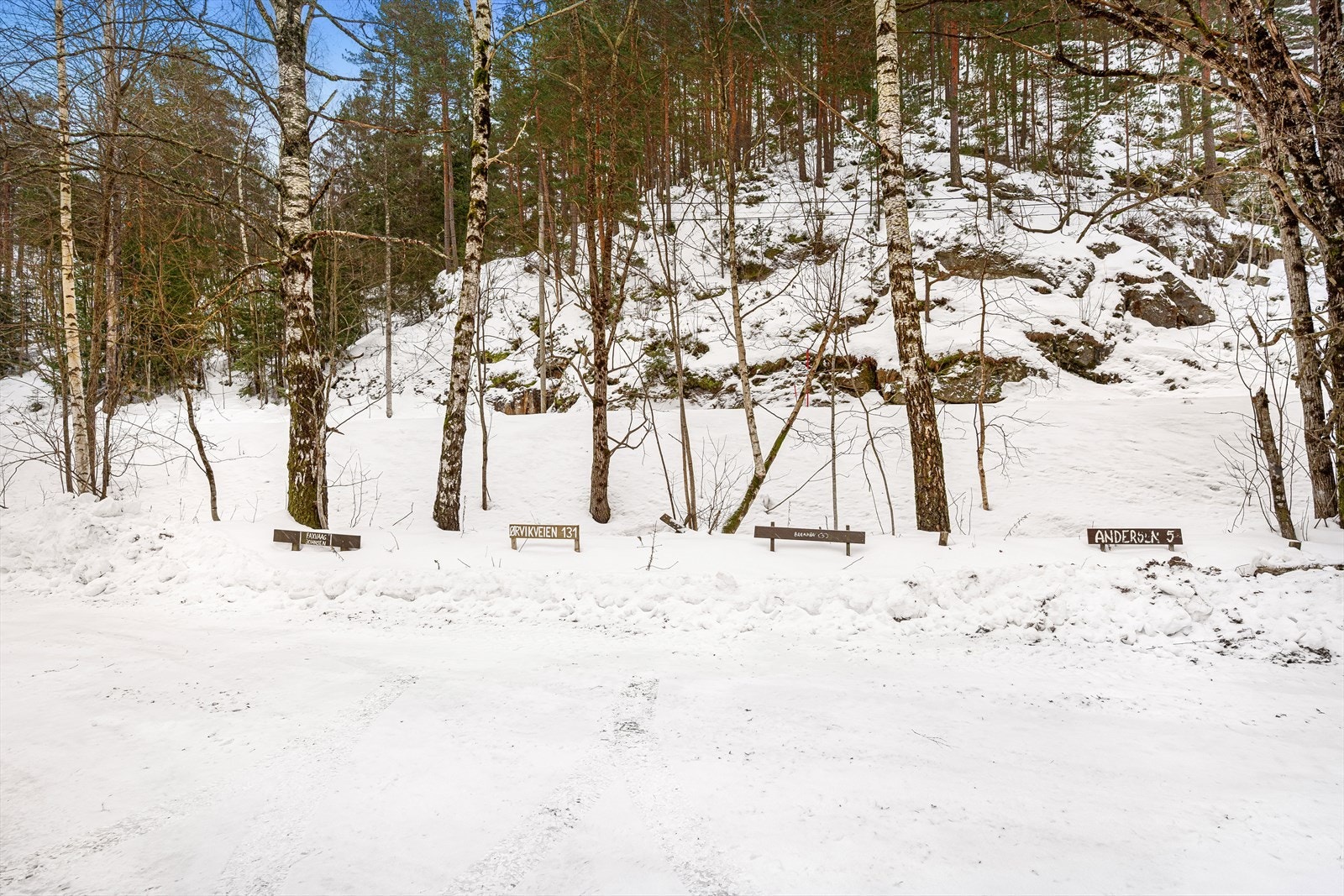 En parkeringsplass på felles parkeringsplass i hht. festekontrakt. Galleribilde