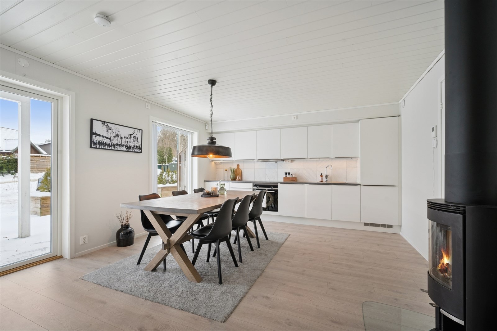 Leiligheten oppleves svært romslig! Galleribilde