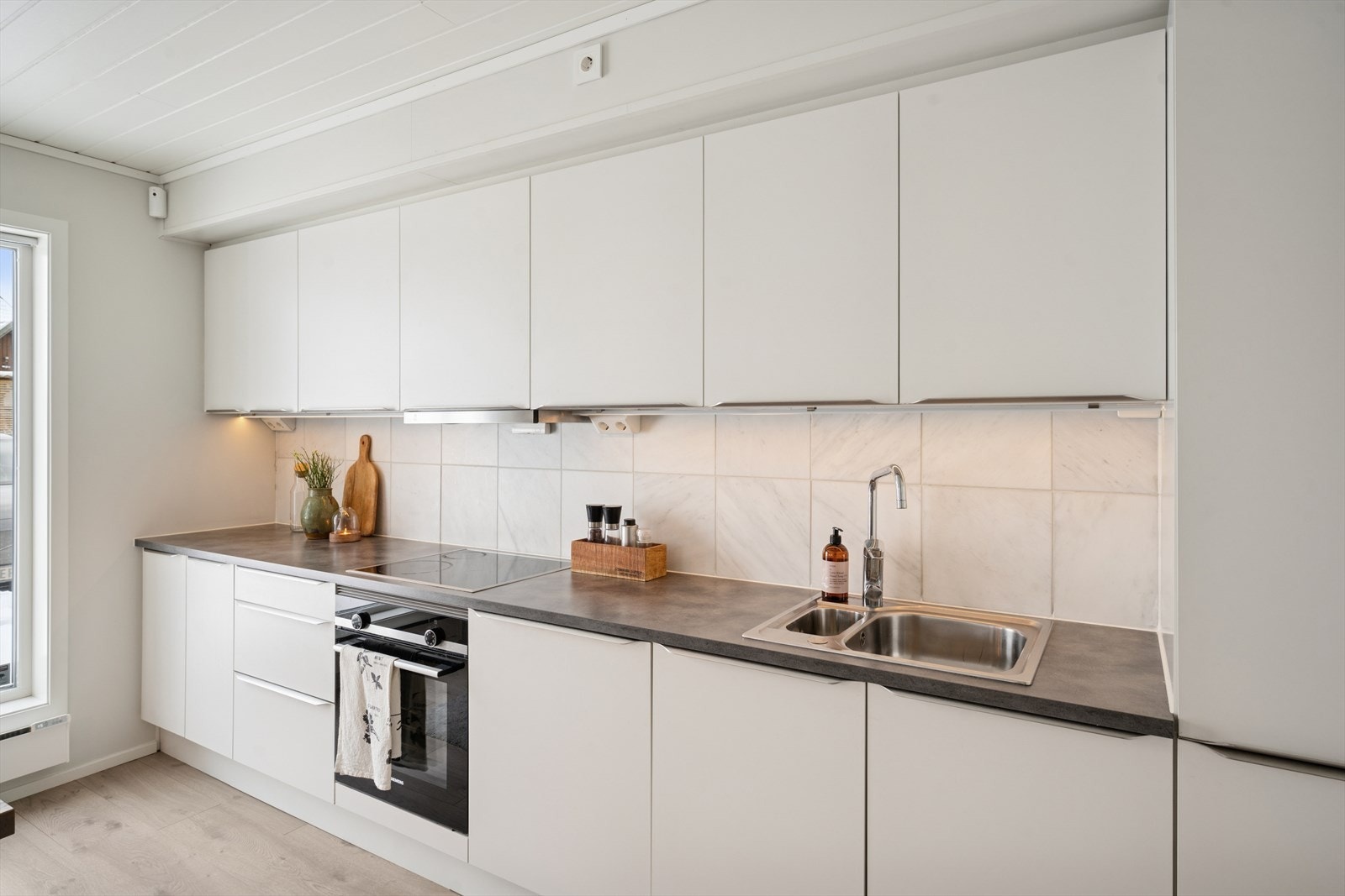 Godt med skap- og benkeplass! Galleribilde