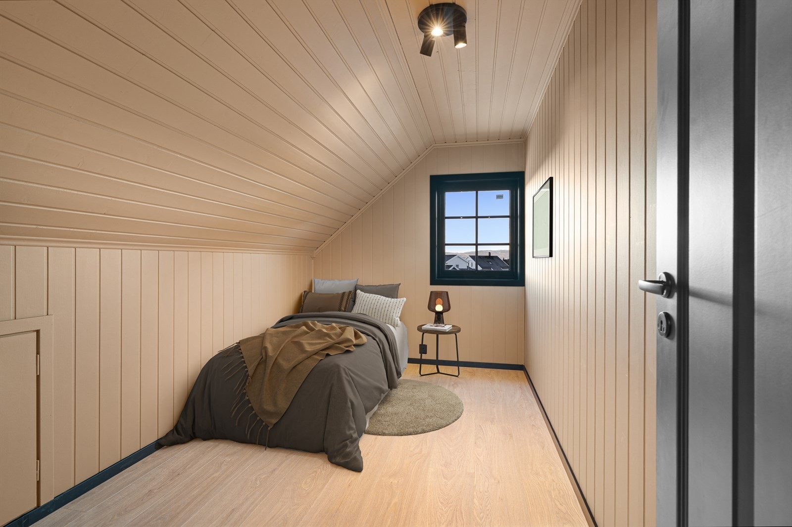 Boligen har totalt 3 soverom på hhv 8,5, 9,4 og 9,3 kvadratmeter Galleribilde