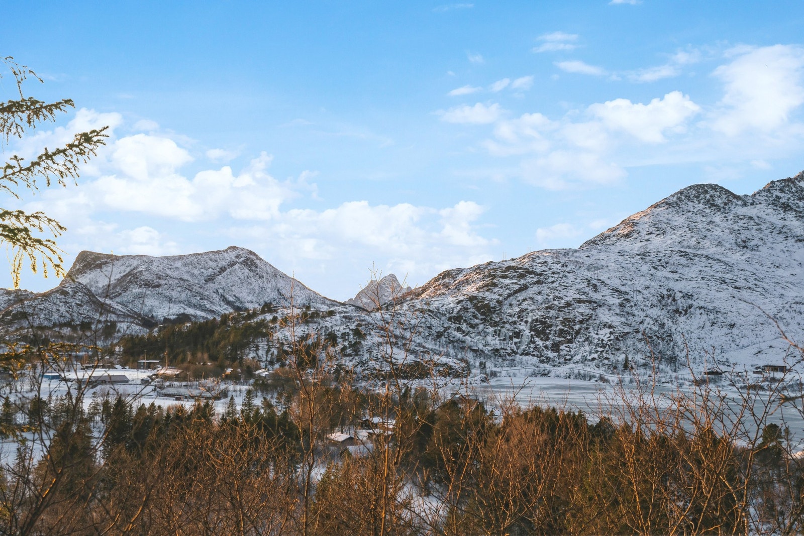 Gangavstand til fotballbane og alpinanlegg Galleribilde