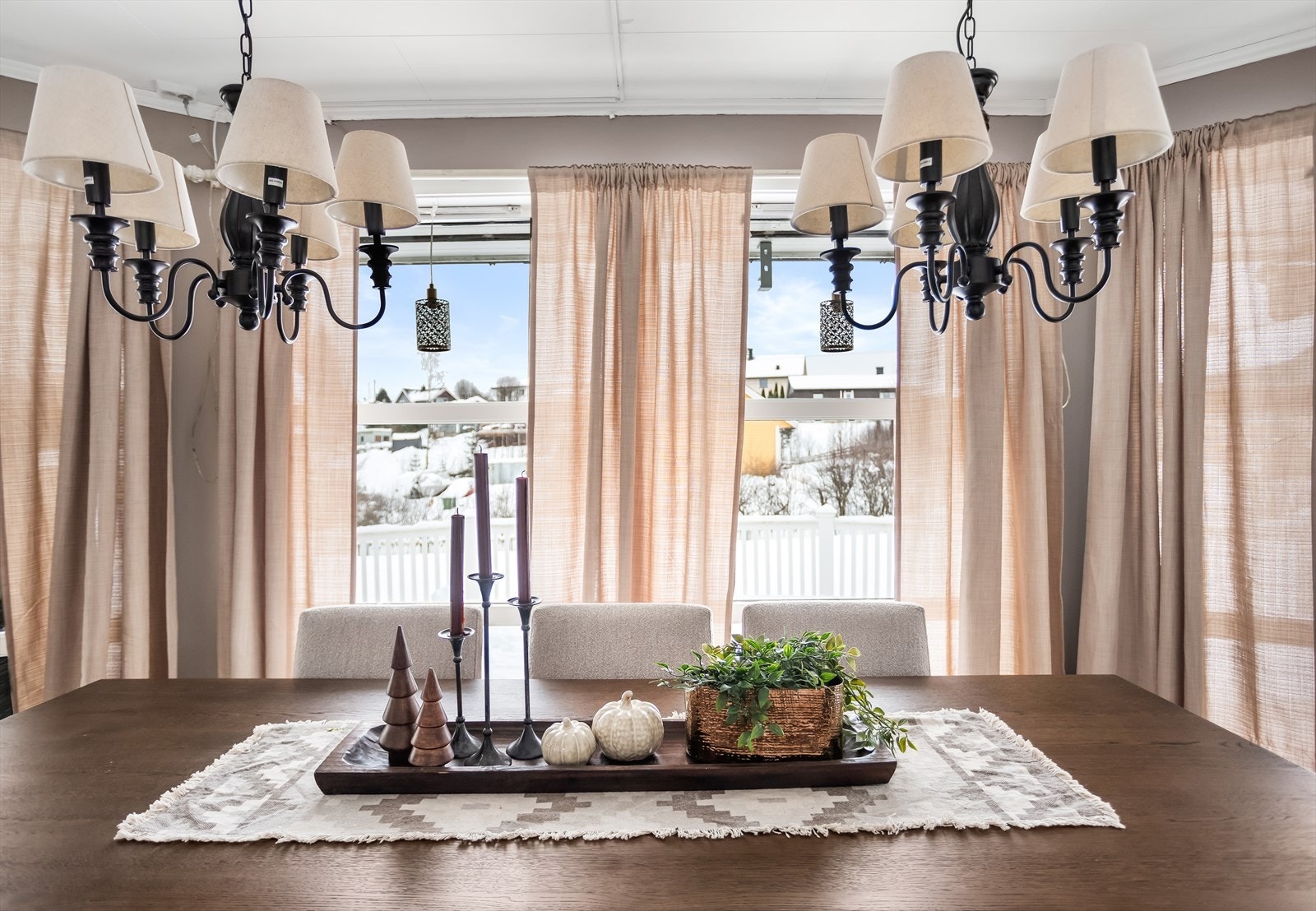 Her er det god plass for både hverdag og fest. Galleribilde