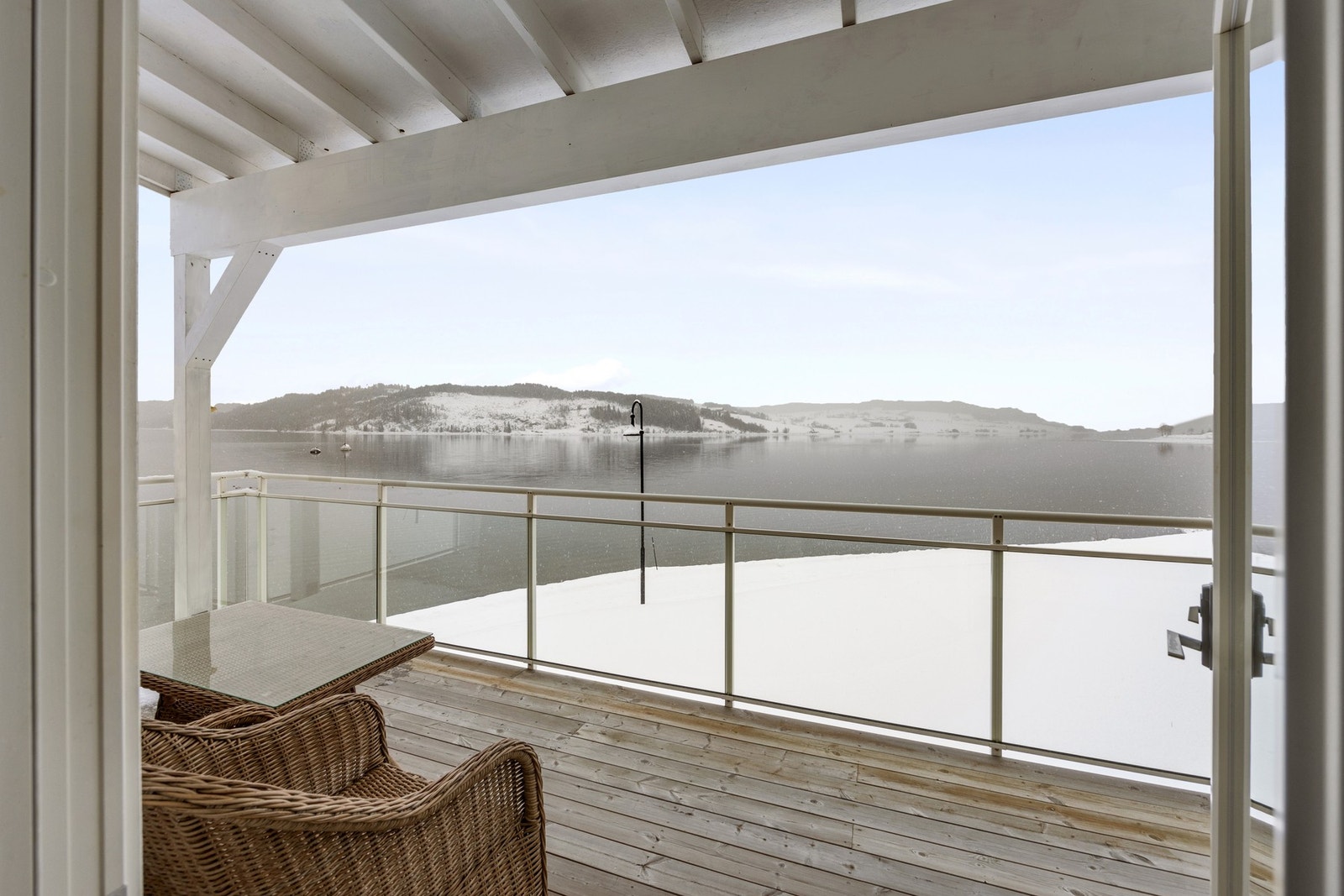 Fra stuen er det utgang til balkong Galleribilde