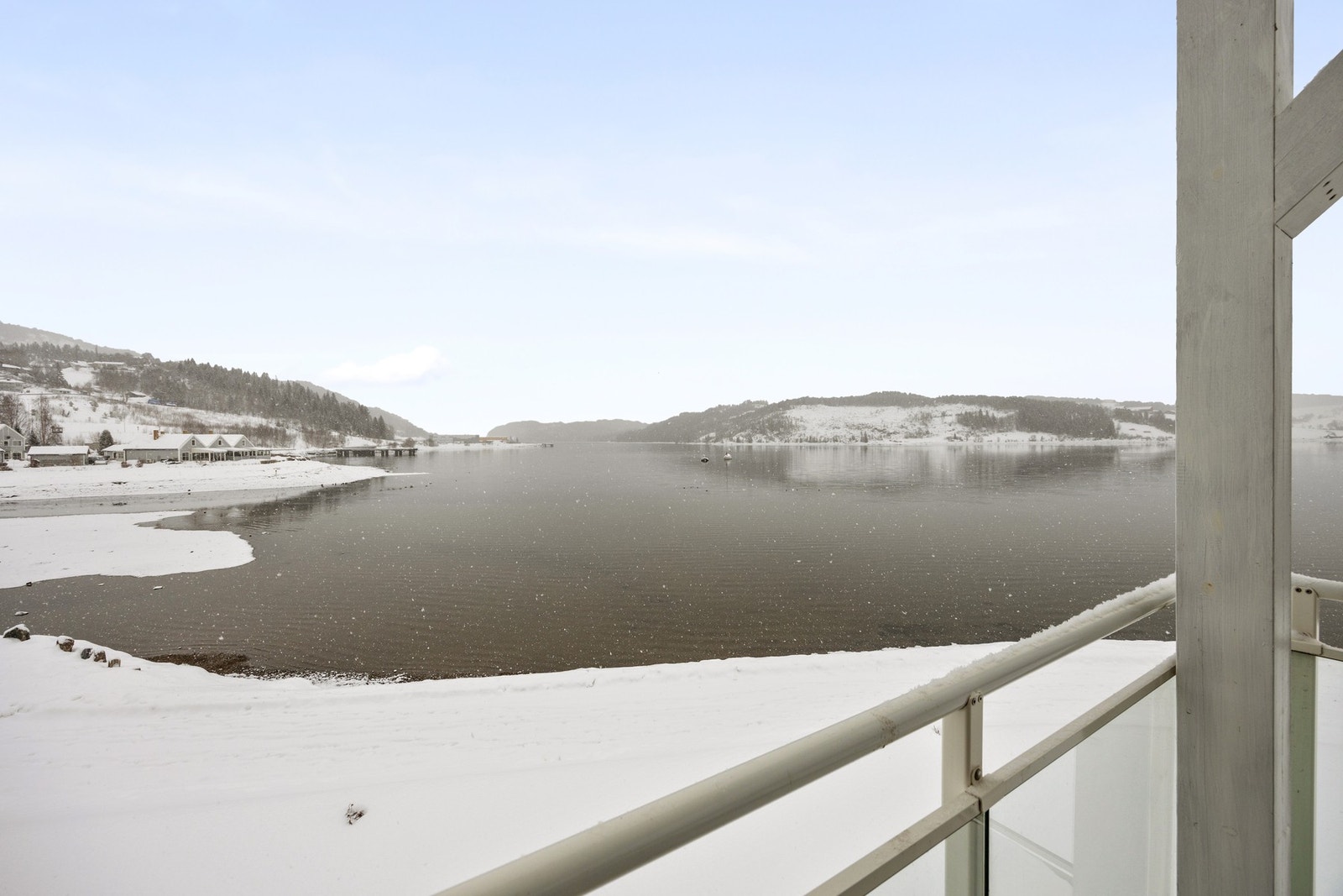 Unik beliggenhet ved sjøkanten Galleribilde