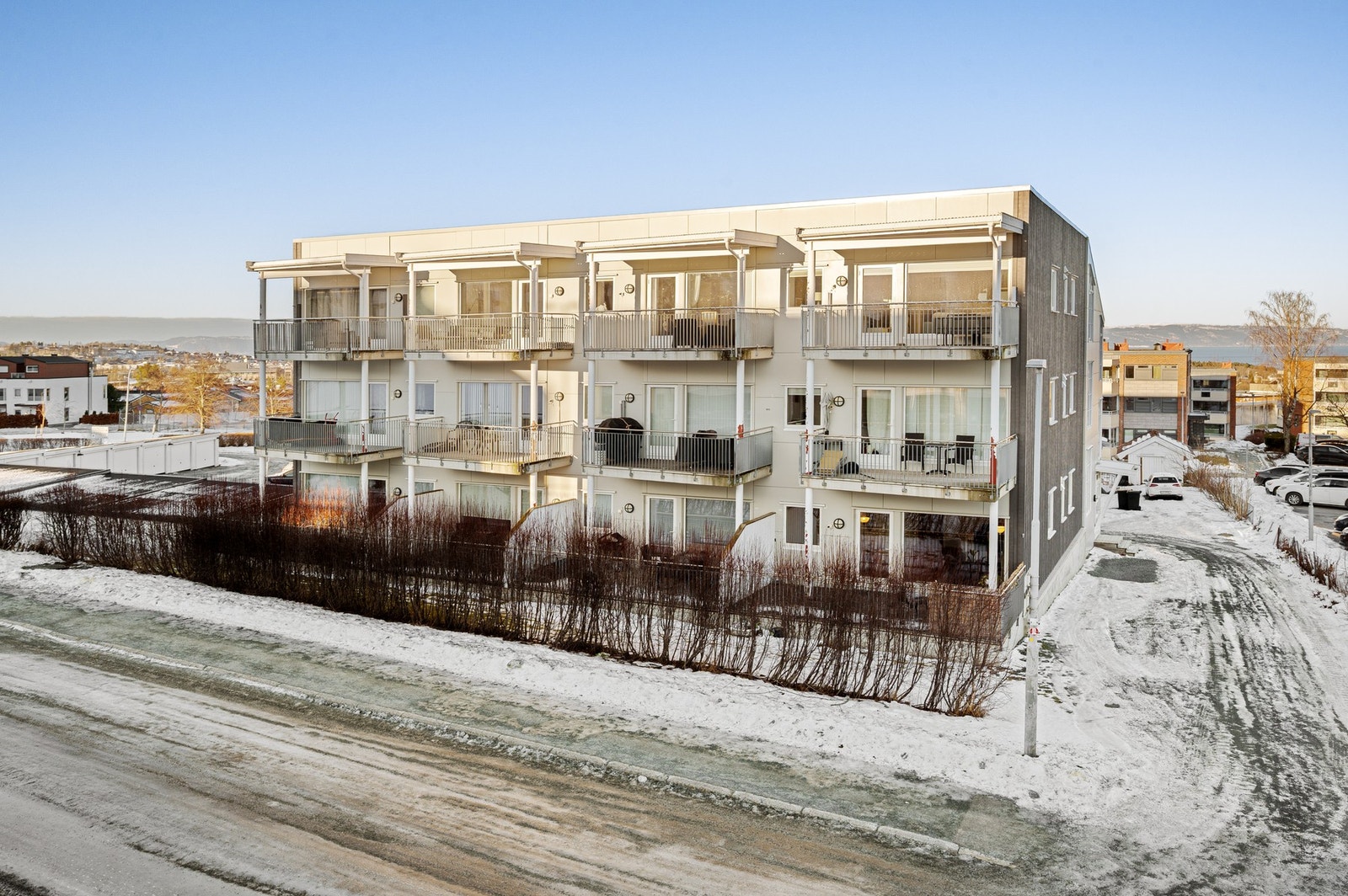 Boligblokken sto ferdig i 2013, og har en flott beliggenhet i et rolig og veletablert boligområde. Galleribilde