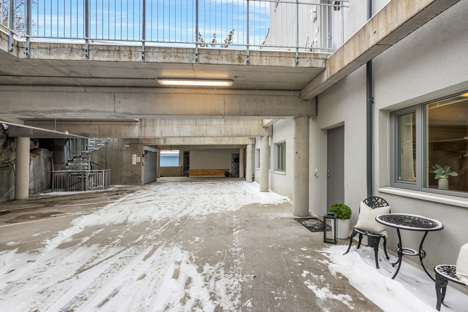 Her har du din egen, private inngang direkte fra parkeringsplanet. Galleribilde